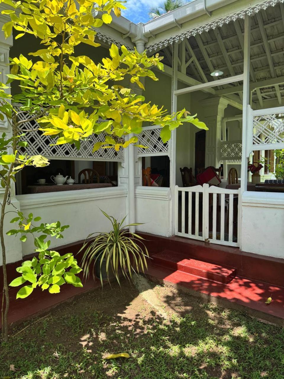 Grand Villa Hikkaduwa Exterior photo