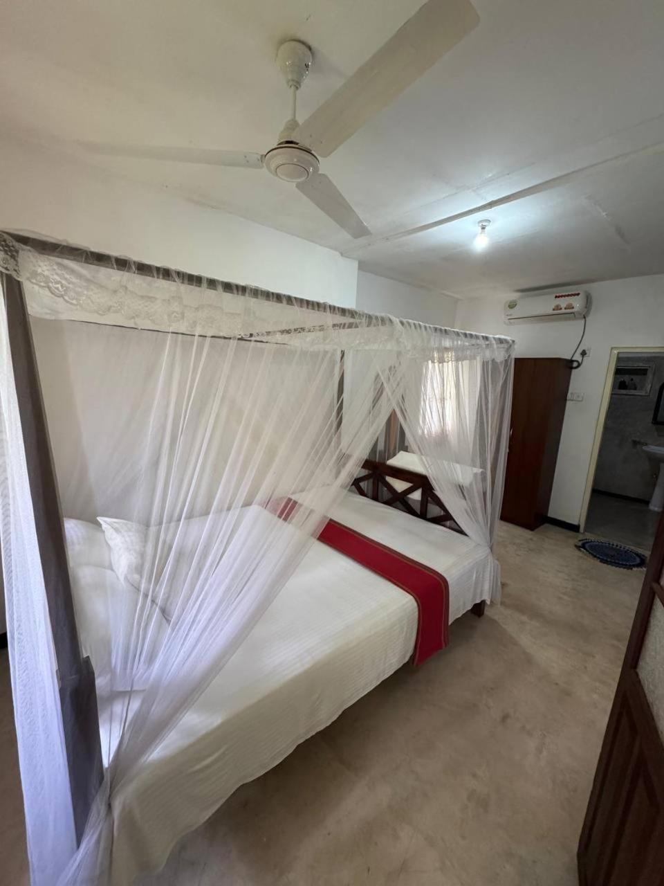 Grand Villa Hikkaduwa Exterior photo
