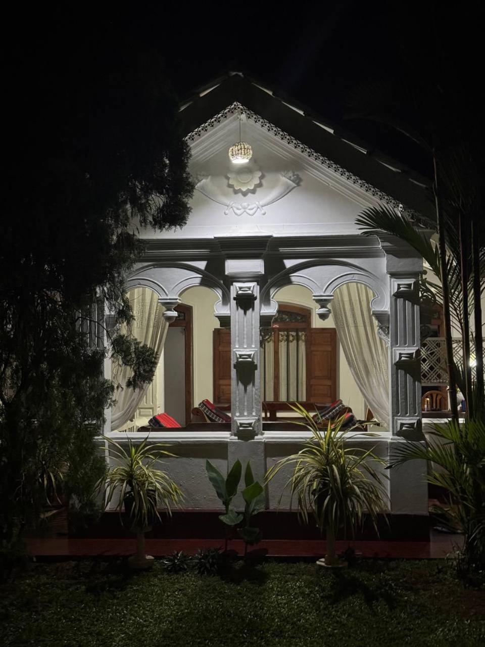 Grand Villa Hikkaduwa Exterior photo