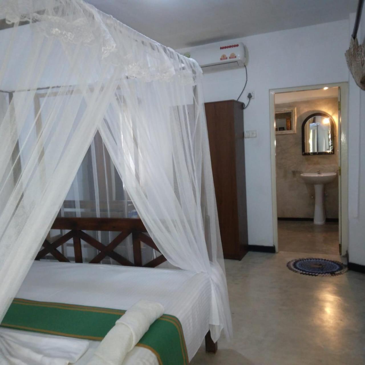 Grand Villa Hikkaduwa Exterior photo